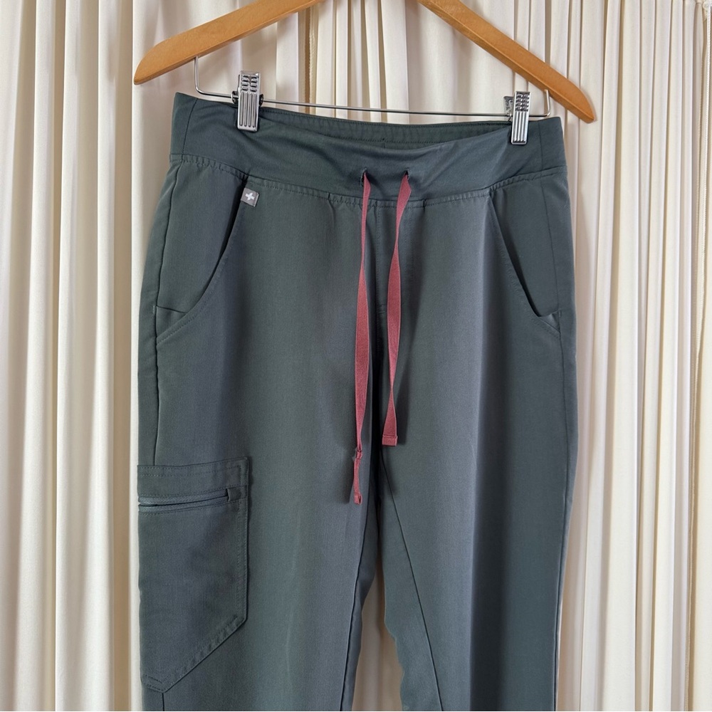 Figs Womens Zamora Jogger‎ Bonsai Green Scrub Pants Size Small Petite - Picture 2 of 4